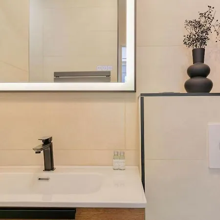 Chic Piscine, Jardin Et Parking, 3 Apartment Lyon