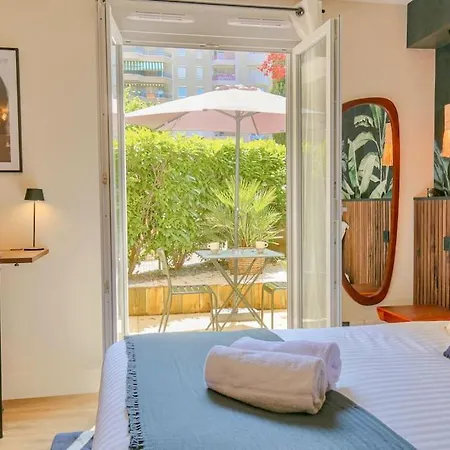 Chic Piscine, Jardin Et Parking, 3 Apartment