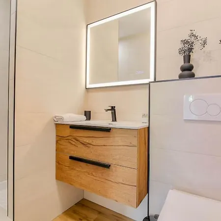 Apartment Chic Piscine, Jardin Et Parking, 3 Lyon