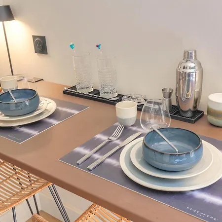 Chic Piscine, Jardin Et Parking, 3 Lyon