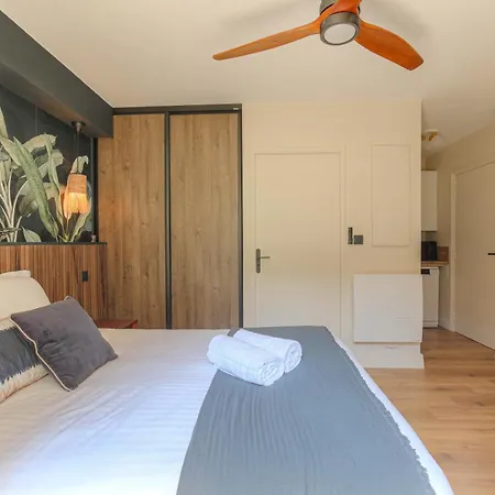 Chic Piscine, Jardin Et Parking, 3 Apartment *