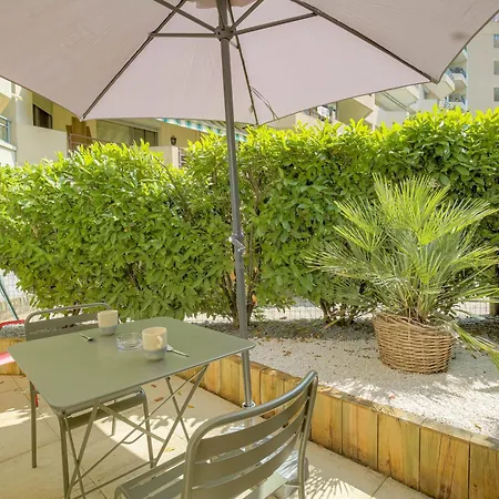 Chic Piscine, Jardin Et Parking, 3 Apartment