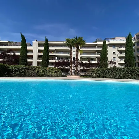 Chic Piscine, Jardin Et Parking, 3 Apartamento Lyon