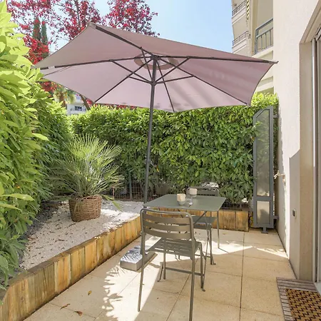 Chic Piscine, Jardin Et Parking, 3 Apartment *