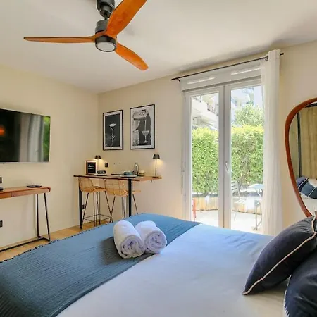 Chic Piscine, Jardin Et Parking, 3 Apartment